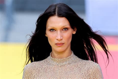  Bella Hadid Showcases Italian Glamour: An Unexpected Fashion Encounter in Florence!